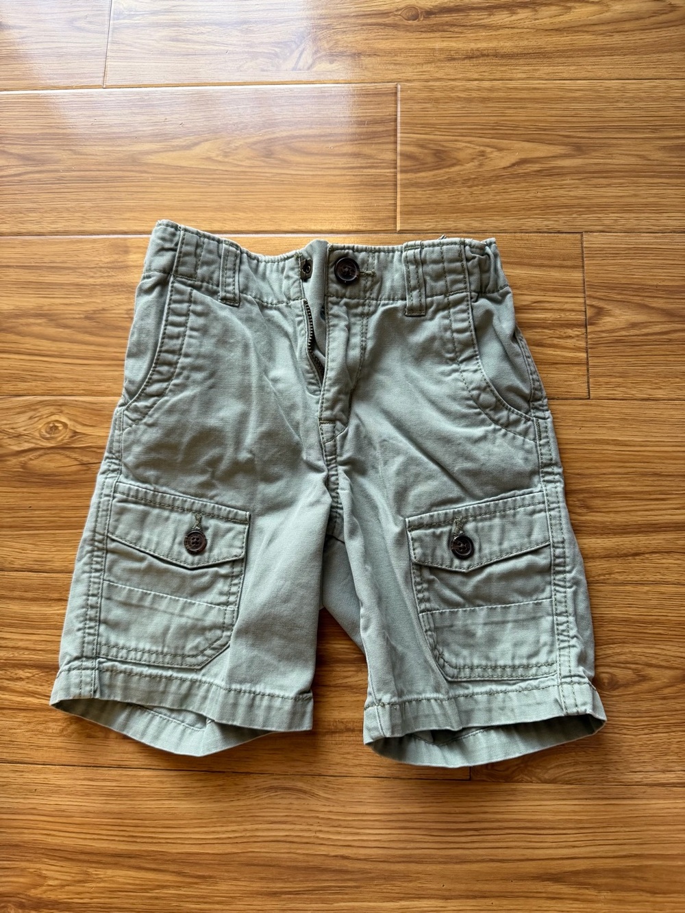 Preloved Gap Kids' Cargo Shorts in Olive Green - Comfortable Everyday Wear 5Y